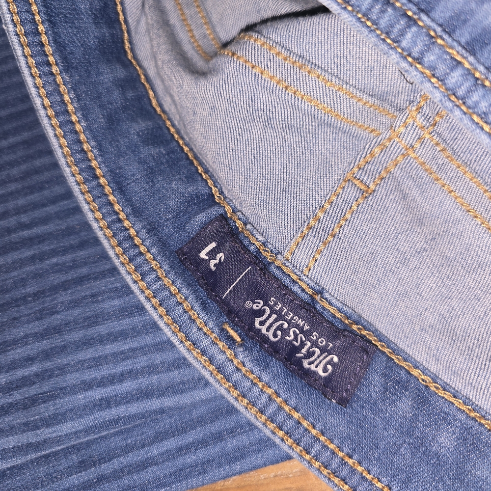 Miss Me Jeans High Rise Flare Wide Leg Pinstripe Jeans - Picture 5 of 5